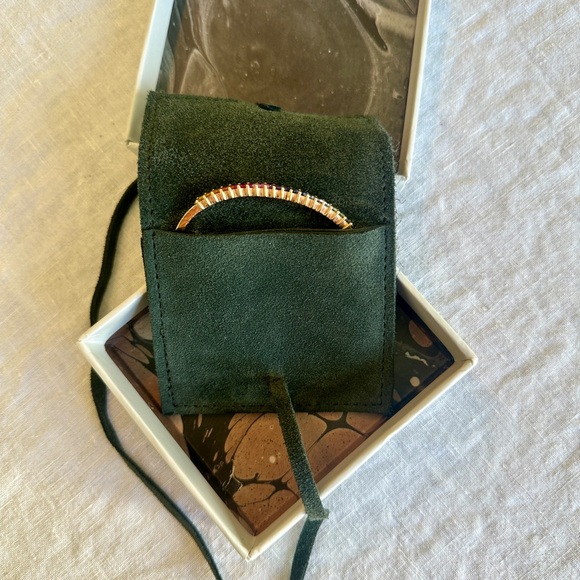 SUZANNE KALAN | Flexible Bangle Bracelet | Princess-Cut Rainbow Sapphires - Picture 8 of 10